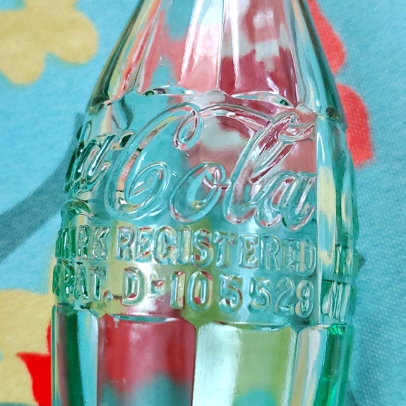 Vintage 1938-1951 CocaCola EMBOSSED Green Glass Bottle 6oz Collectible Retro - Picture 7 of 14